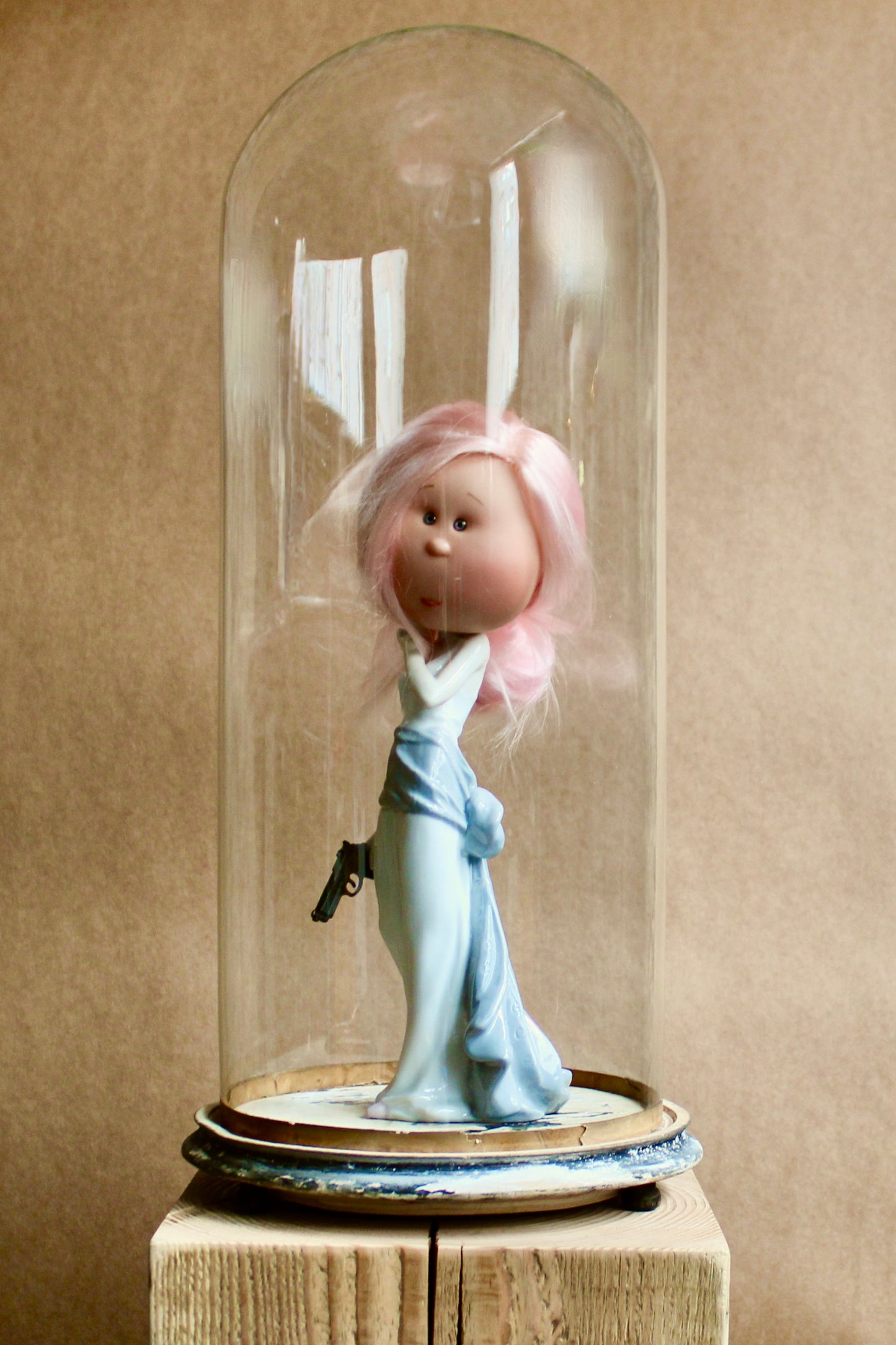 Werk 73. JANE BOND in oude stolp Ø24X53cm