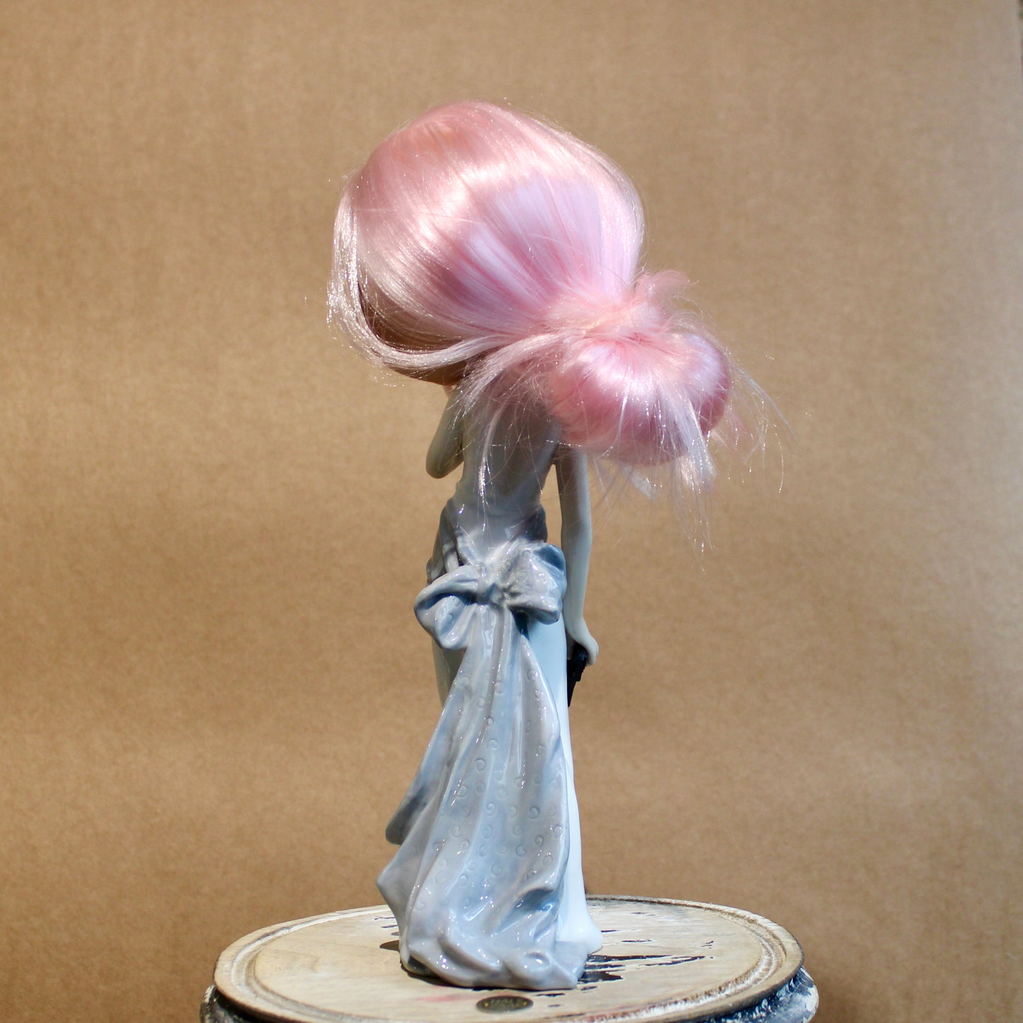 Werk 73. JANE BOND in oude stolp Ø24X53cm