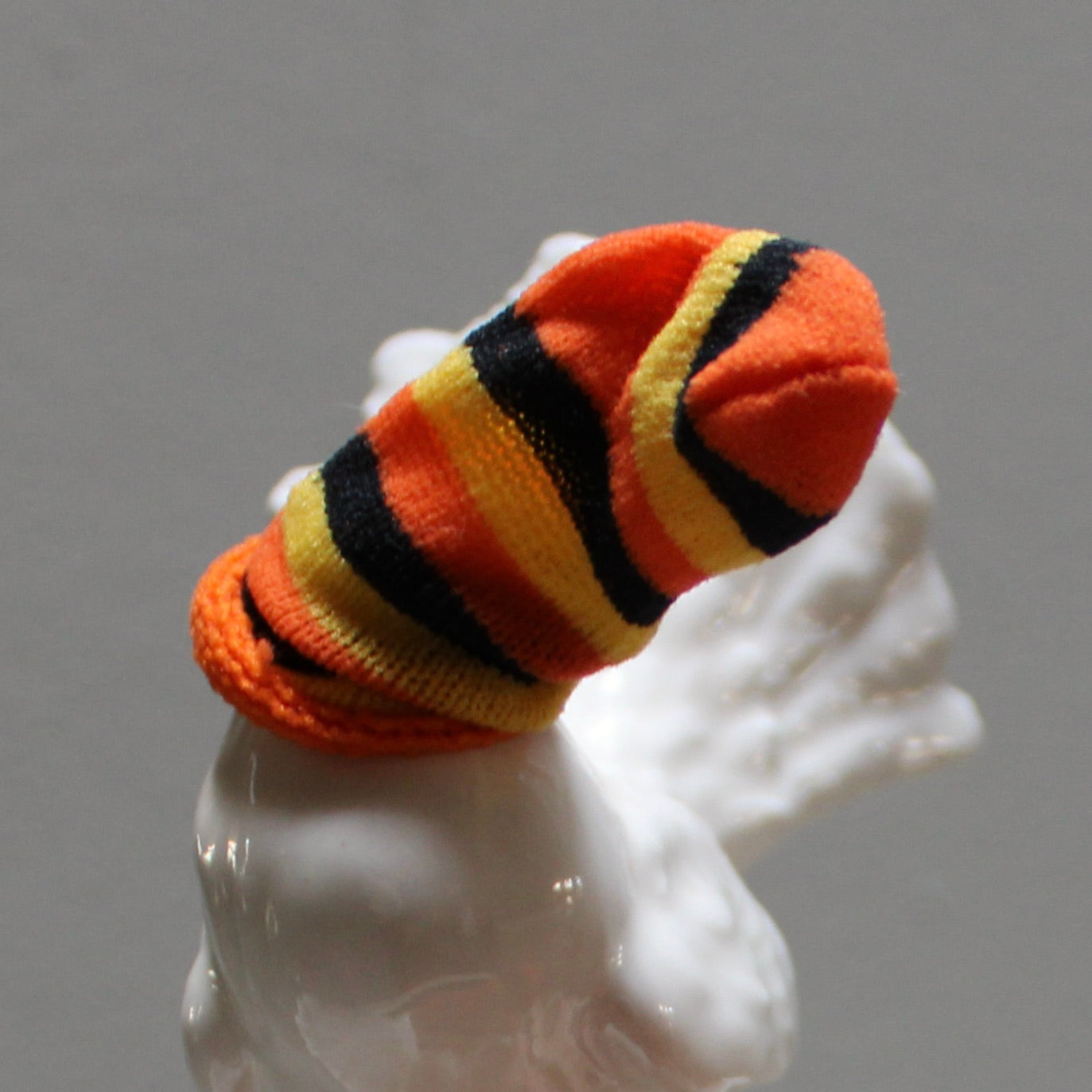 Werk 75. SOCKS in oude stolp Ø23X36cm