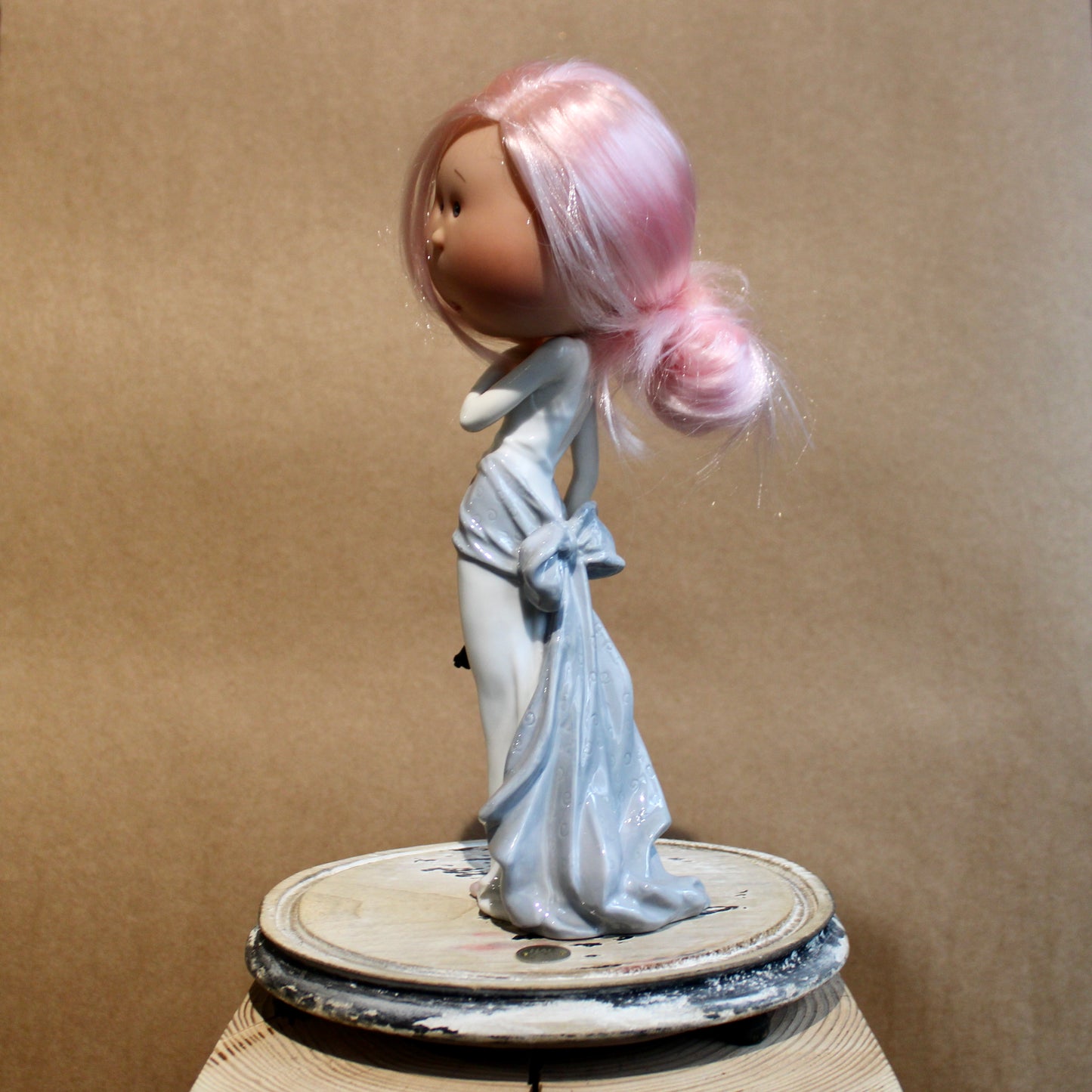 Werk 73. JANE BOND in oude stolp Ø24X53cm