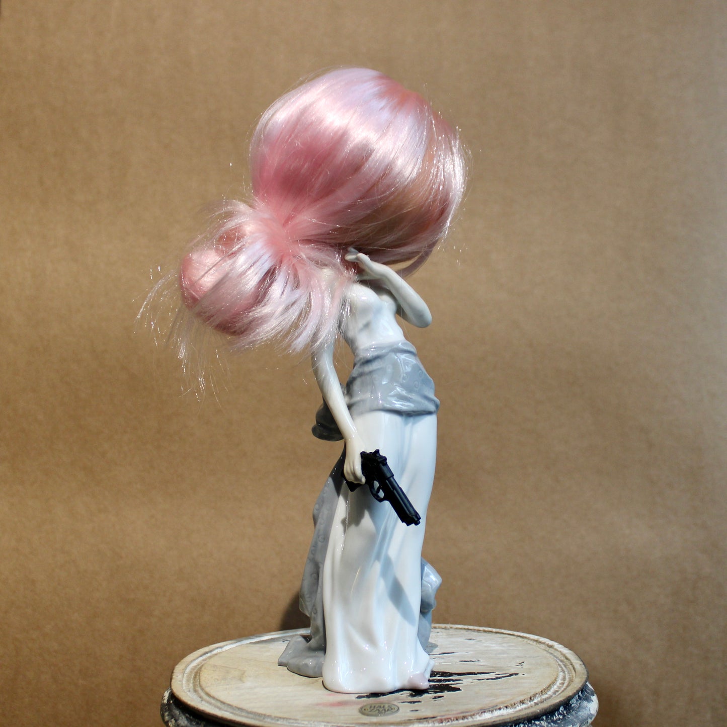 Werk 73. JANE BOND in oude stolp Ø24X53cm