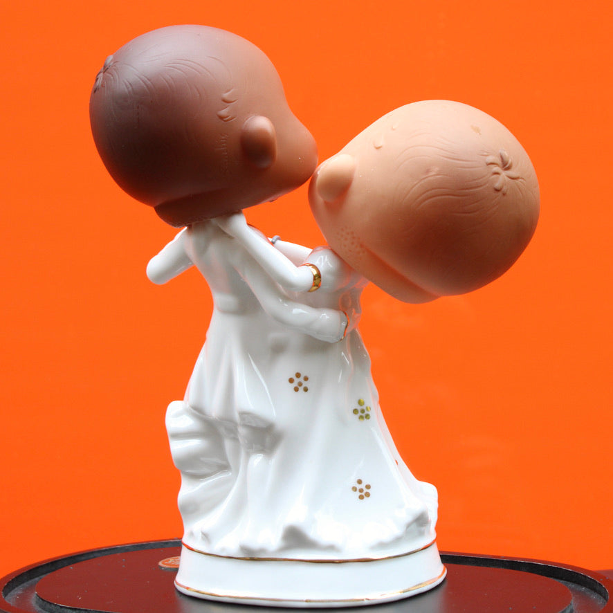 werk 58. LATE NIGHT DANCE in ovale stolp 26X15X34cm