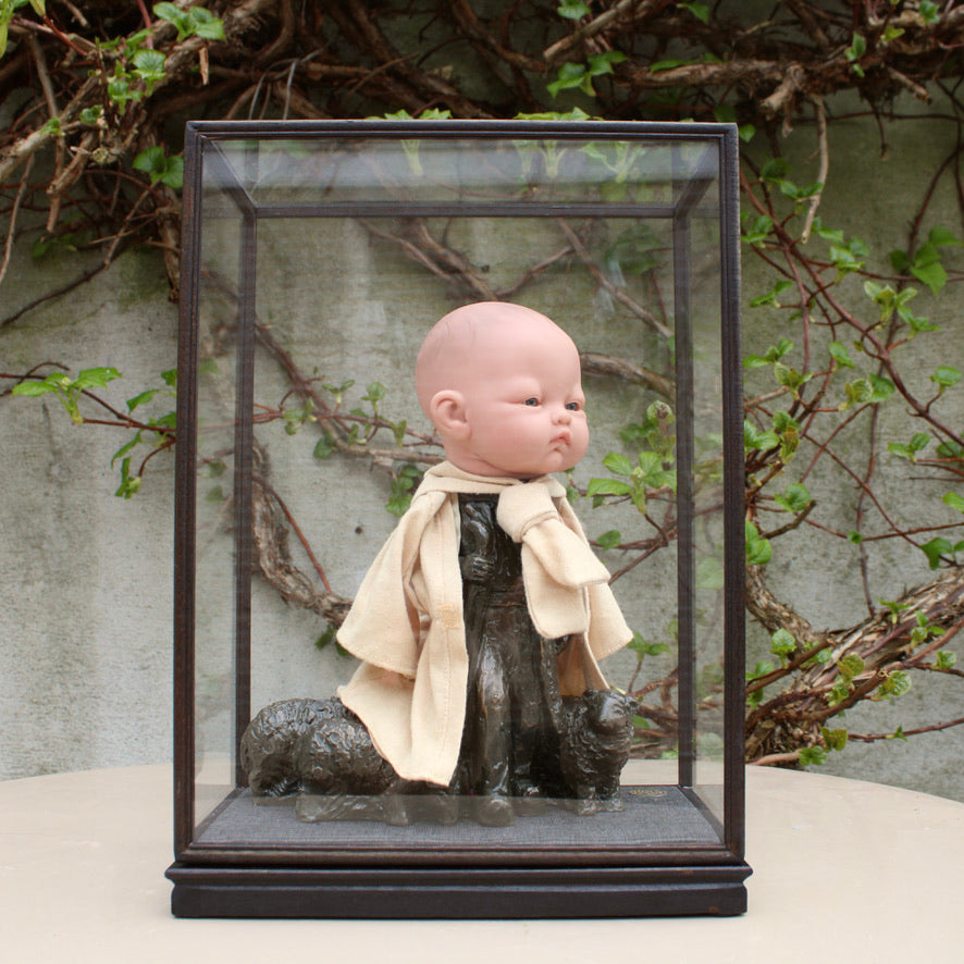 Werk 25. Schaapherder Noa in vitrine 15x26x36cm