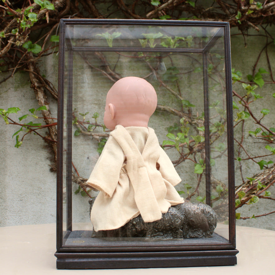 Werk 25. Schaapherder Noa in vitrine 15x26x36cm