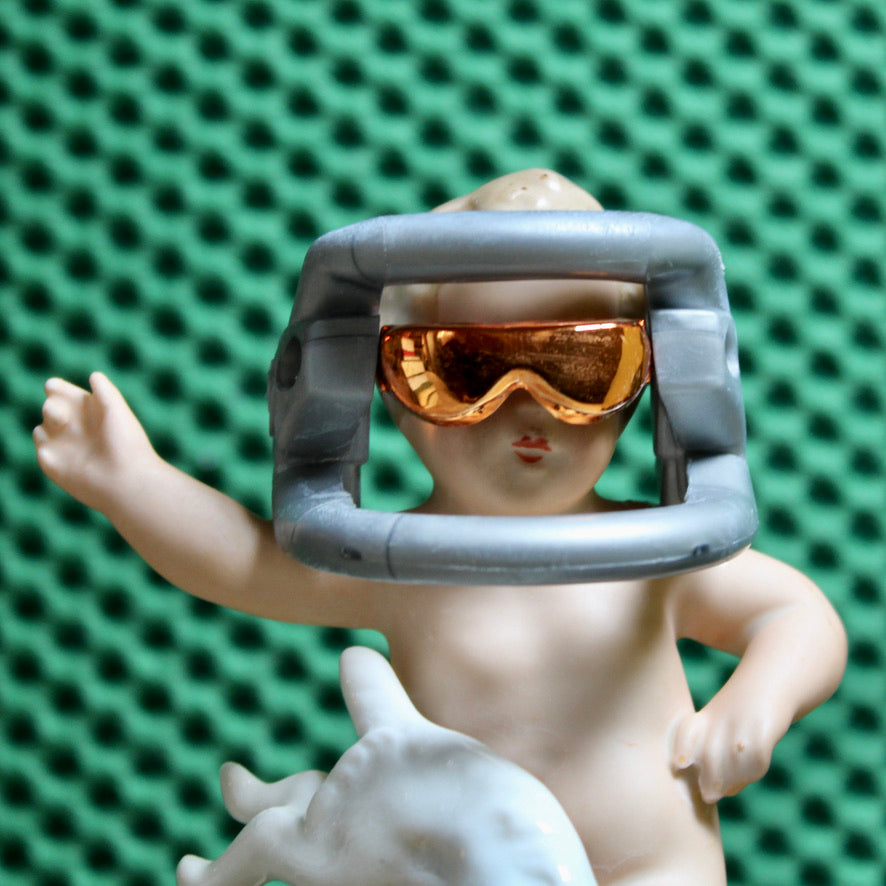 Werk 07. Space putto in een oude stolp Ø18X30cm